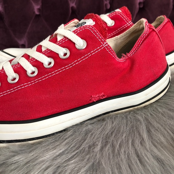 ❌SOLD❌Converse low top classic red sneakers - Picture 6 of 8